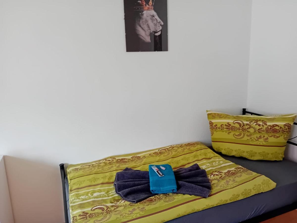 Apartment Stellas Monteurwohnungen *
